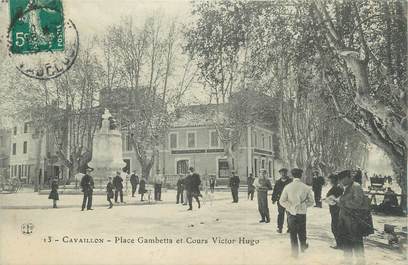 .CPA  FRANCE 84 " Cavaillon, Place Gambetta et Cours Victor Hugo"