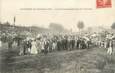 .CPA  FRANCE 84 " Cavaillon, Les courses, Les promeneurs sur la pelouse"