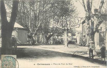 .CPA  FRANCE 84 " Entraigues, Place du Pont du Béal"