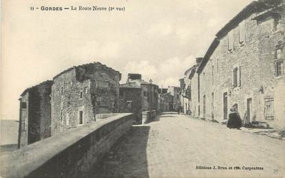 .CPA  FRANCE 84 " Gordes, La route neuve"