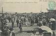 .CPA  FRANCE 84 " L'Isle sur Sorgue, Les courses, partie des tribunes"