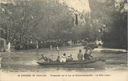 .CPA  FRANCE 84 " Fontaine de Vaucluse, Promenade sur le lac en bâteau automobile"