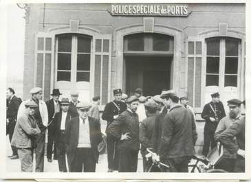  PHOTO ORIGINALE  /  FRANCE 13 "Marseille, le commissariat, 1936"