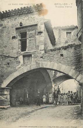 .CPA  FRANCE 84 " Grillon, Vieille porte"