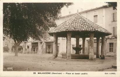 .CPA  FRANCE 84 "Malaucène, Place et lavoir public"