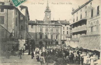 .CPA   FRANCE 84 "Orange, Place de l'Hôtel de Ville"