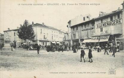 .CPA  FRANCE 84 "Orange, Place du Théâtre antique"
