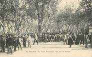 84 Vaucluse .CPA  FRANCE 84 "Orange, Les Cours Pourtoules un jour de marché"