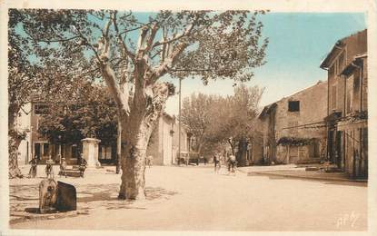 .CPA  FRANCE 84 "Piolenc, Place du portail neuf"