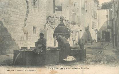 .CPA  FRANCE 84 "St Didier, La grande fontaine  "