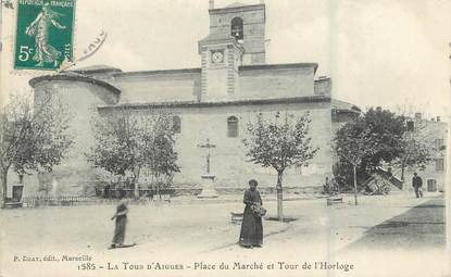 .CPA  FRANCE 84 "La Tour d'Aigues,  Place du marché et tour de l'horloge"