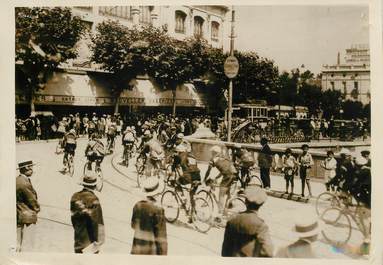  PHOTO DE PRESSE ORIGINALE / FRANCE 66 "Perpignan, le Tour de France" / CYCLISME