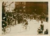 France  PHOTO DE PRESSE ORIGINALE / FRANCE 66 "Perpignan, le Tour de France, le coureur C. Pelissier au premier plan" / CYCLISME