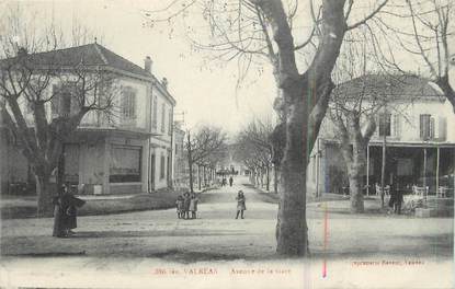 .CPA  FRANCE 84 "Valréas,  Avenue de la gare"