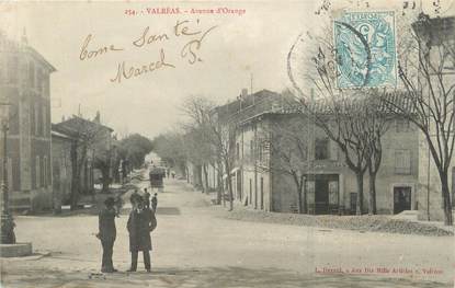 .CPA  FRANCE 84 "Valréas,  Avenue d'Orange "