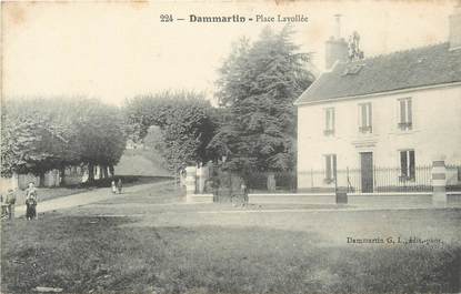 .CPA  FRANCE 77 "Dammartin, Place Lavollée"