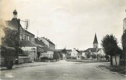 .CPSM   FRANCE 77 "Bussy St Georges, Place de la Mairie"