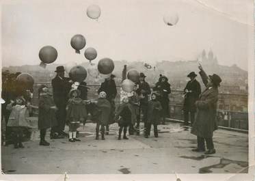 PHOTO ORIGINALE / FRANCE 75 "Paris, sur la terrasse d'un grand magasin de Nouveautés"