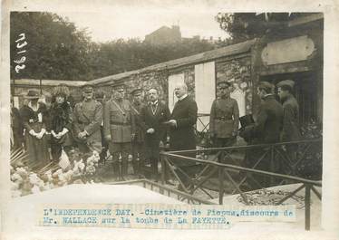 PHOTO ORIGINALE / FRANCE 75 "Paris, Cimetière de Picpus sur la tombe de La Fayette"