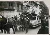 PHOTO ORIGINALE / FRANCE 75 "Paris, Fêtes du Muguet, le char des Fées"