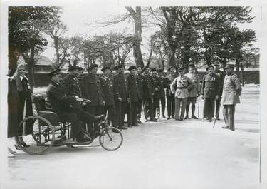 PHOTO ORIGINALE / FRANCE 75 "Paris, les invalides de la grande guerre"