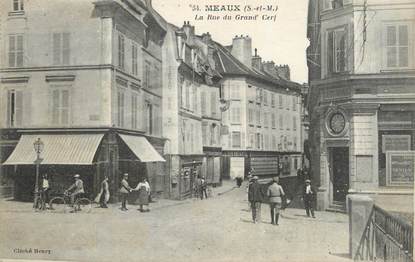 .CPA  FRANCE 77 "Meaux, La rue du Grand Cerf"