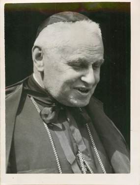 PHOTO ORIGINALE / FRANCE 75 "Paris, le cardinal Suhard"