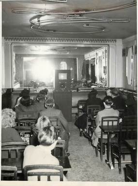 PHOTO ORIGINALE / FRANCE 75 "Paris, la télévision dans une Brasserie du Bld Sébastopol, 1948"