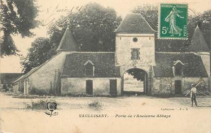 .CPA  FRANCE 89 "Vauluisant, Porte de l'ancienne abbaye"