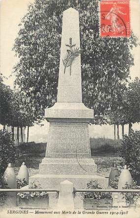 .CPA  FRANCE 89 "Sergines, Monument aux morts"