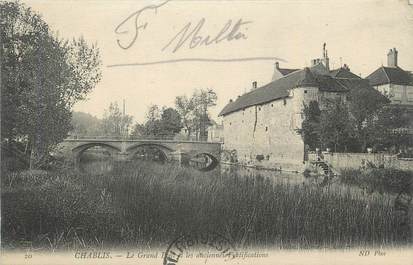 .CPA  FRANCE 89 "Chablis, Le grand pont et les anciennes fortifications"