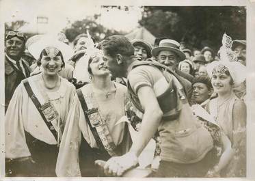  PHOTO ORIGINALE / FRANCE 85 "Le Tour de France, le vainqueur Ch. Pelissier" / CYCLISME