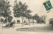 42 Loire .CPA FRANCE 42 " St André d'Apchon, La place"