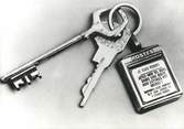 Theme PHOTO ORIGINALE / THEME "Cadeau utile: le rapporte clef"