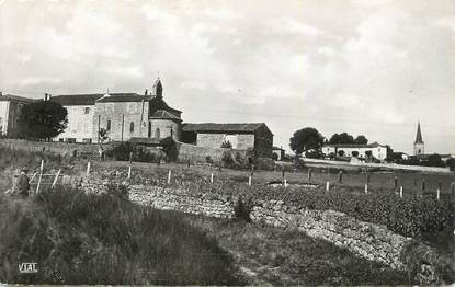 .CPSM  FRANCE 42  "Usson en Forez, Pensionnat Notre Dame dde Chambria"