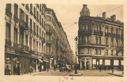 .CPA  FRANCE 42  "St  Etienne, Place Dorian, Rue de République"