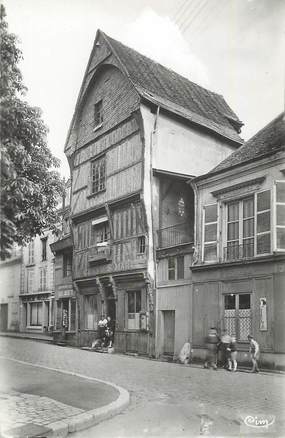 . CPSM  FRANCE 41 " Vendome, Vieille maison place St Martin"