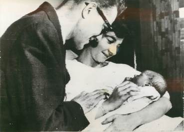 PHOTO ORIGINALE /  THEME "Naissance du fils d'Annette DIONNE (Mme ALLARD), 1958"