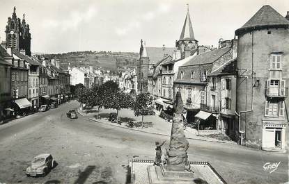 .CPSM  FRANCE 12 "Espalion, Place St Georges et le monument aux morts"