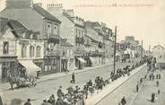 44 Loire Atlantique . CPA FRANCE 44 " St Nazaire, La rue de Nantes, côté des gares"
