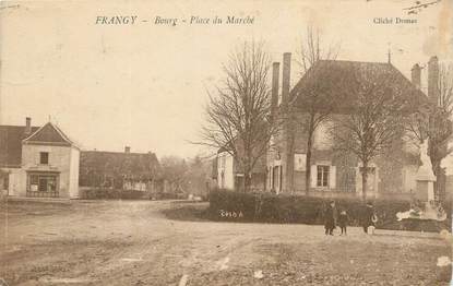 . CPA  FRANCE 71 " Frangy, Bourg, Place du marché"