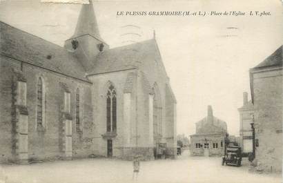. CPA  FRANCE  49  " Le Plessis Grammoire, Place de l'église"