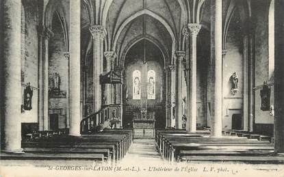 . CPA  FRANCE  49  "St Georges sur Layon, L'intérieur de l'église"
