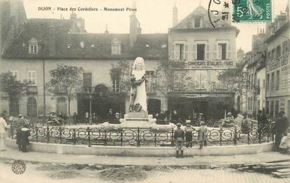 .CPA  FRANCE 21 "  Dijon, Place des Cordeliers, Monument Piron"