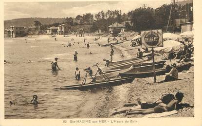 CPA FRANCE 83 "Sainte Maxime sur Mer, L'Heure du Bain"