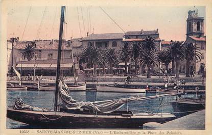 CPA FRANCE 83 "Sainte Maxime sur Mer, L'Embarcadère et la Place des Palmiers"