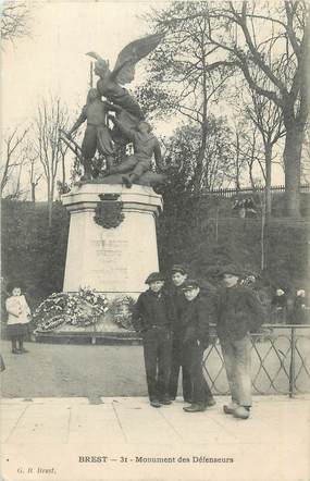 .CPA  FRANCE 29 "Brest, Monument des défenseurs"