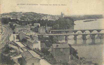 .CPA  FRANCE 84 " Avignon, Le pont, Panorama des bords du Rhône"