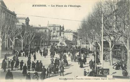 .CPA  FRANCE 84 " Avignon, Place de l'Horloge "