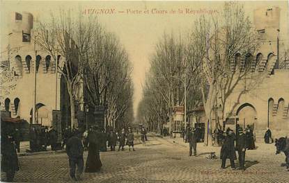 .CPA  FRANCE 84 " Avignon, Porte et cours de la République" 